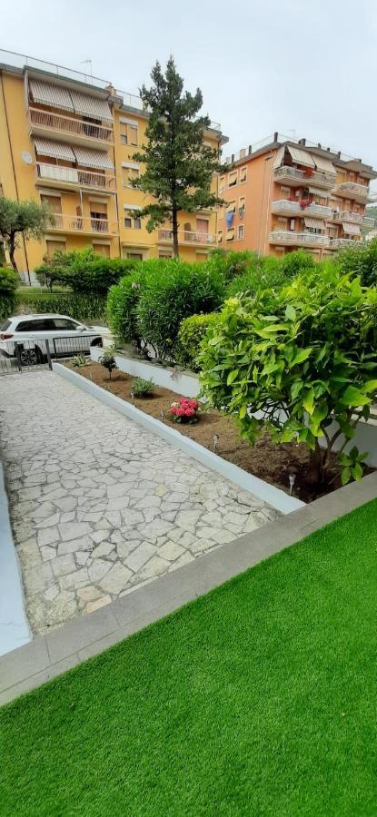 L'Angolo D'Amare Lerici Exteriör bild
